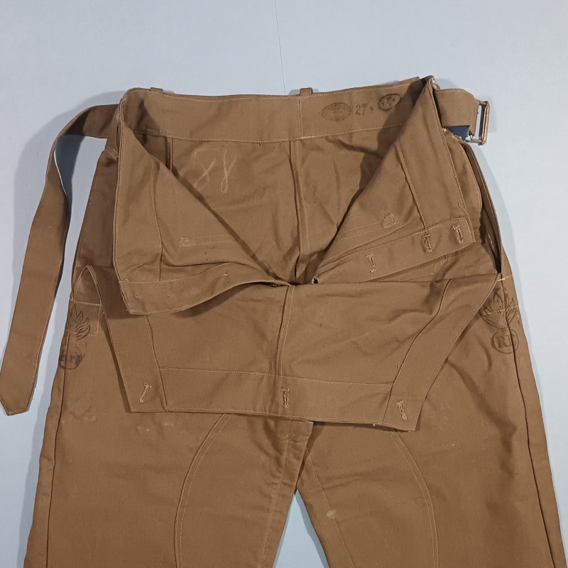 PANTALON SALOPETTE MOTOCYCLISTE MODELE 1938 AVEC TAMPONS DE GRENADE RF SUR LES COTES